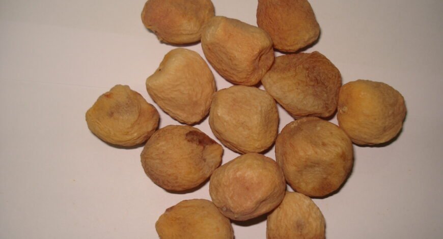 Naturally sun-dried apricots